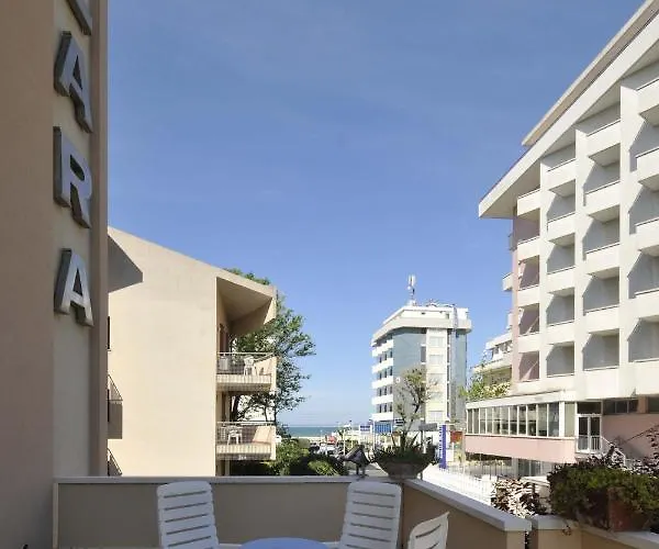 Hotel Clara 3*