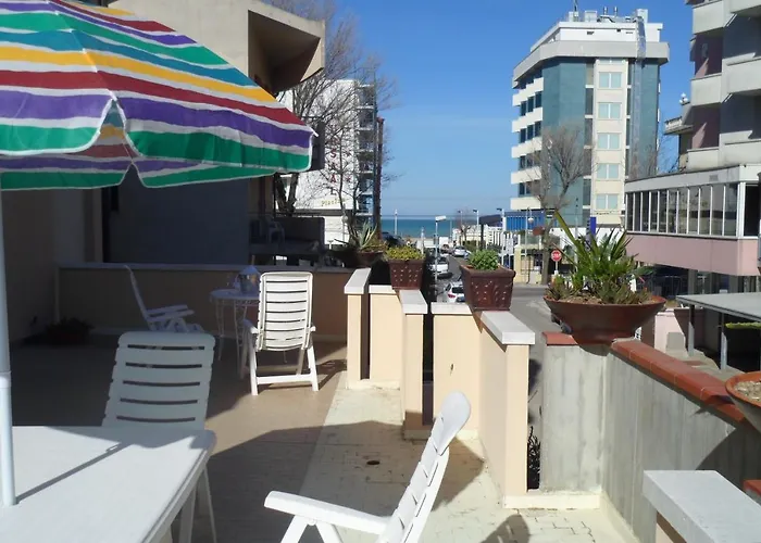 Hotel Clara 3*