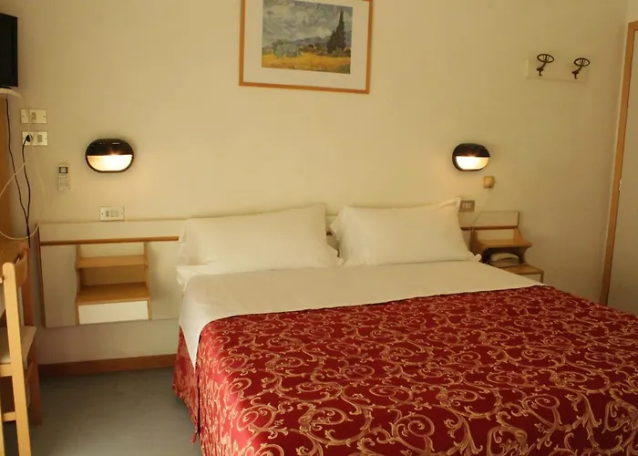 Hotel Clara