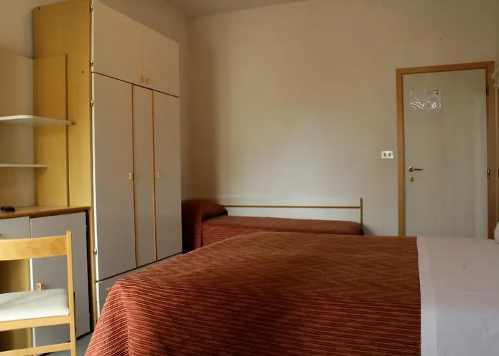 Clara Hotel 3*