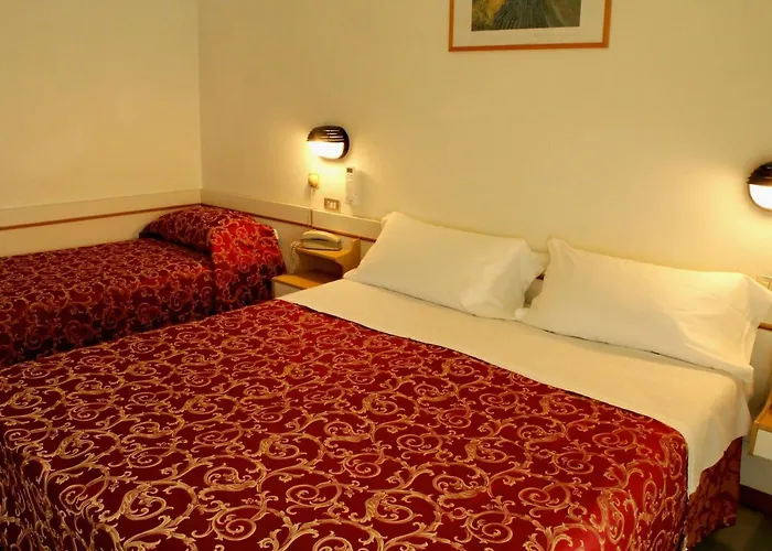 Hotel Clara 3*