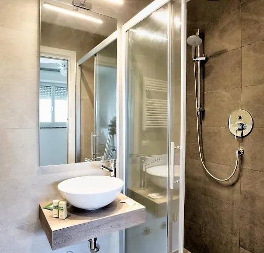 Hotel Clara 3*