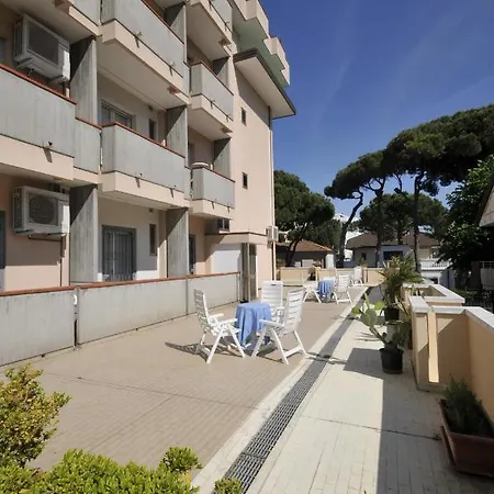 Отель Clara Риччоне