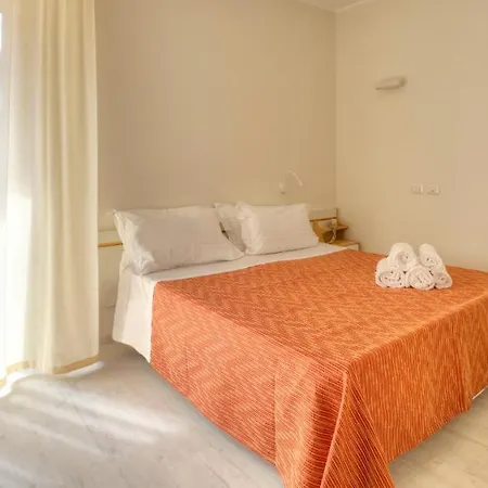 Clara Hotel