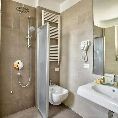 Clara Hotel
