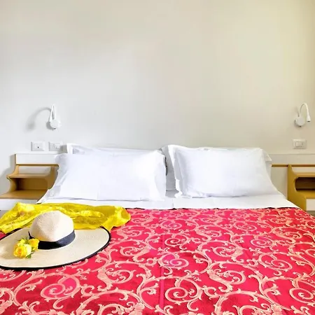 Hotel Clara