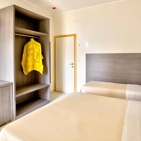 Hotel Clara
