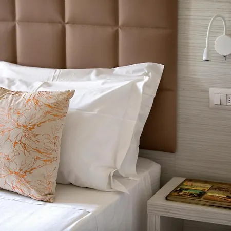 Hotel Clara