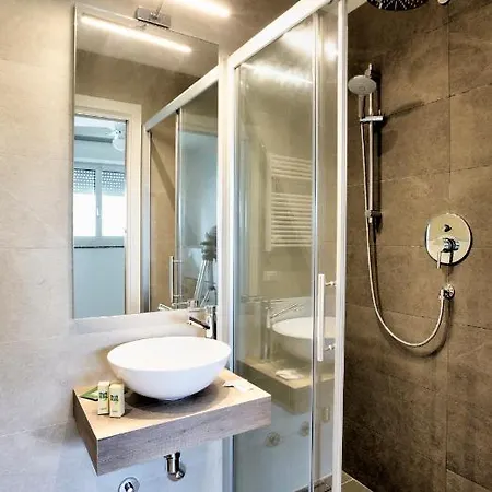 Hotel Clara 3*