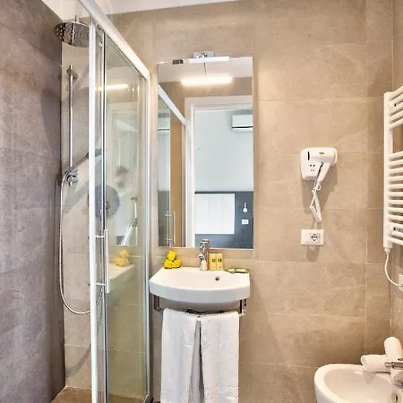 Clara Hotel
