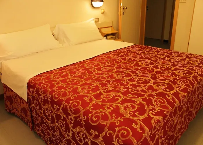 Отель Clara Риччоне